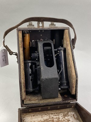 Lot 180 - A BUBBLE SEXTANT IN CASE