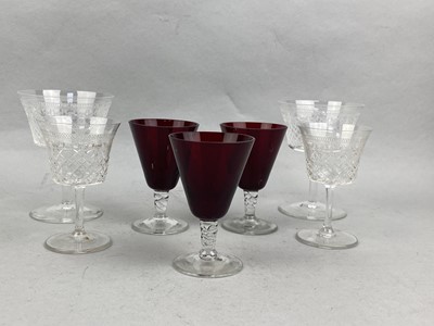 Lot 195 - A COLLECTION OF CRYSTAL AND GLASS WARE