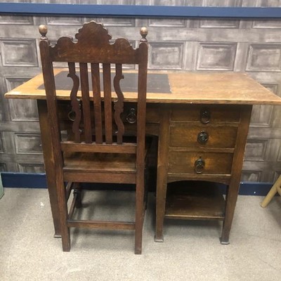 Lot 589 - A 20TH CENTURY OAK WRITING DESK AND A MAHOGANY CHAIR