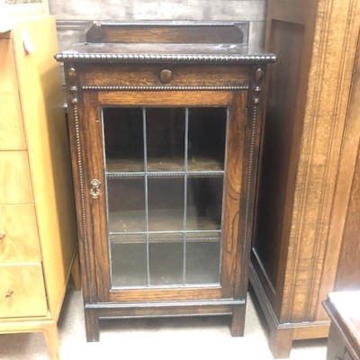 Lot 593 - A MAHOGANY SINGLE DOOR GLAZED BOOKCASE