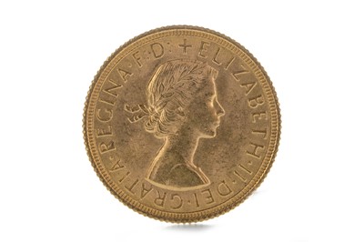 Lot 94 - A QUEEN ELIZABETH (1952 - PRESENT) GOLD SOVEREIGN DATED 1958