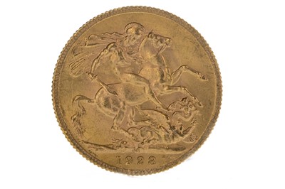 Lot 141 - A GEORGE V (1910 - 1936) GOLD SOVEREIGN DATED 1928