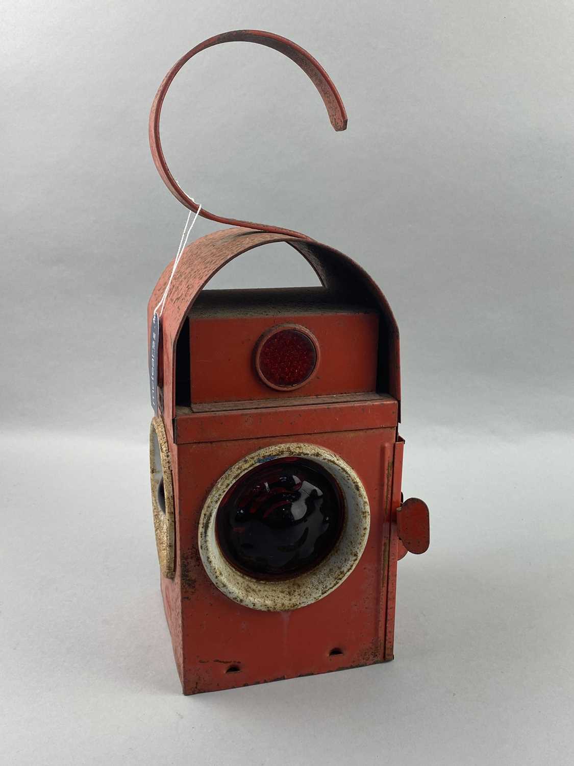 Lot 122 - A KENYON SUPREME LANTERN