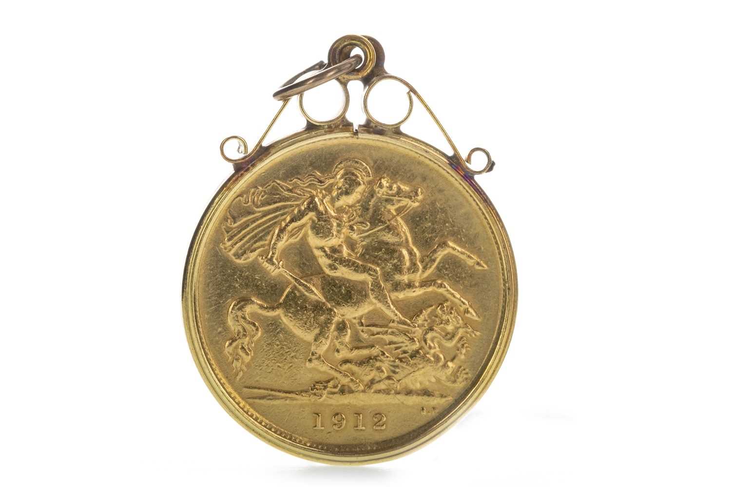 Lot 187 - A KING GEORGE V (1910 - 1936) GOLD HALF SOVEREIGN DATED 1912 IN PENDANT MOUNT