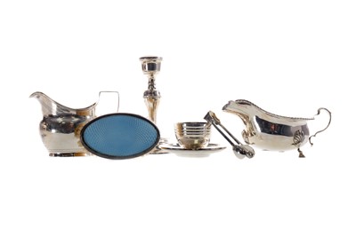 Lot 422 - A COLLECTION OF SILVER ITEMS INCLUDING TWO SAUCE BOATS