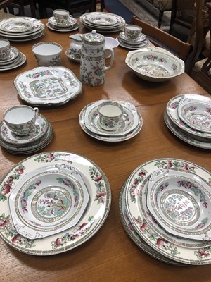 Lot 336 - A 'YE OLDE BRIDGWOOD' INDIAN TREE PATTERN PART DINNER SERVICE