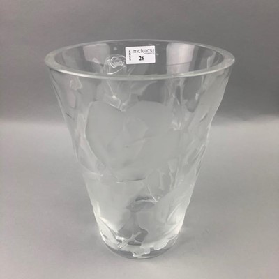 Lot 26 - A MODERN LALIQUE GLASS VASE