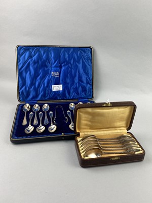 Lot 36 - A SET OF EIGHT SILVER GRAPEFRUIT SPOONS AND OTHER CUTLERY