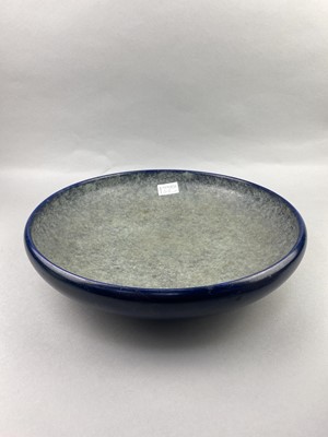 Lot 48 - A MODERN CONTINENTAL POTTERY STEMMED COMPORT AND OTHER ITEMS