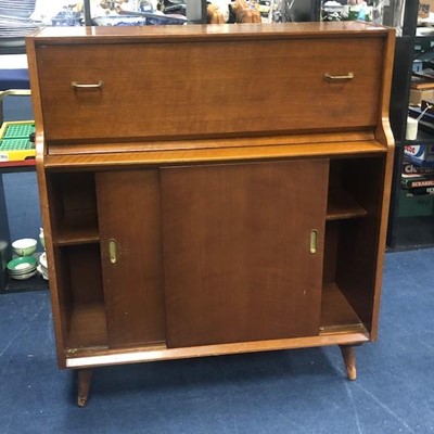 Lot 329 - A MAHOGANY SECRETAIRE