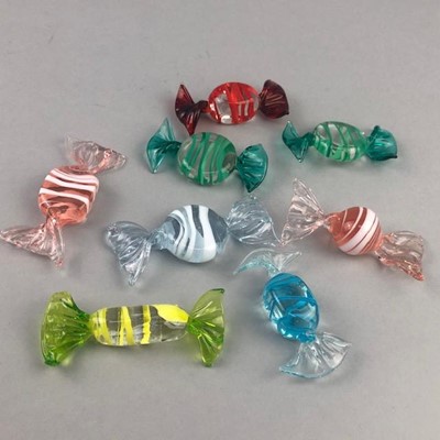 Lot 195 - A COLLECTION OF MURANO GLASS SWEETS