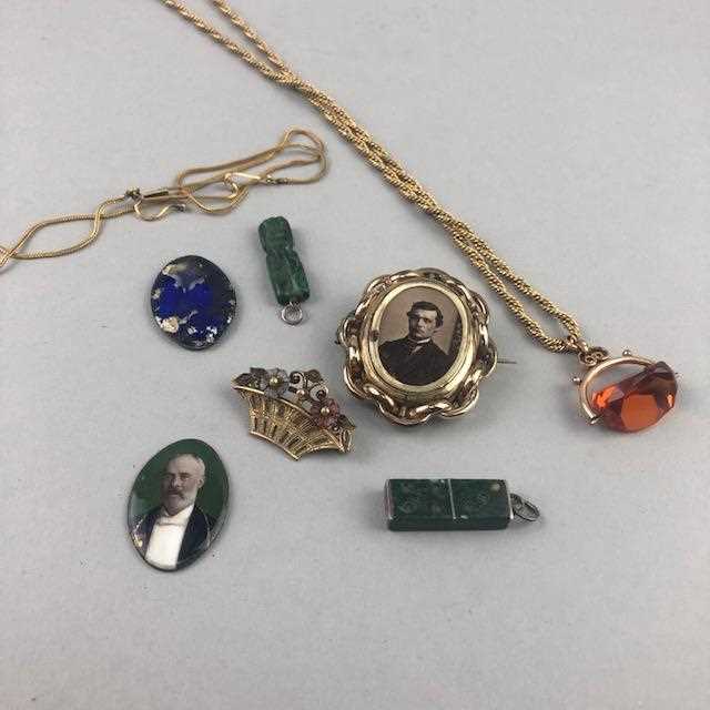 Lot 9 - A VICTORIAN GOLD PLATED MOURNING BROOCH AND OTHER ITEMS