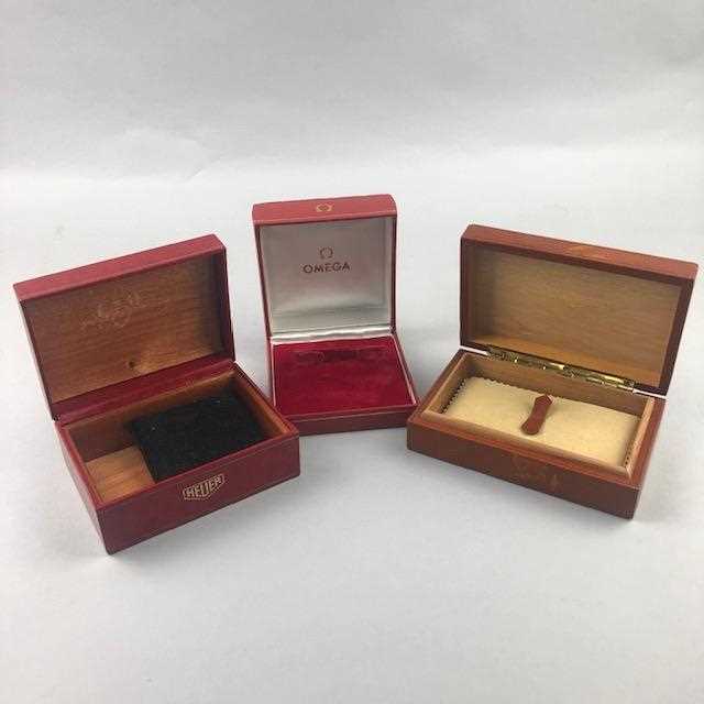 Lot 19 - A LOT OF THREE WATCH BOXES