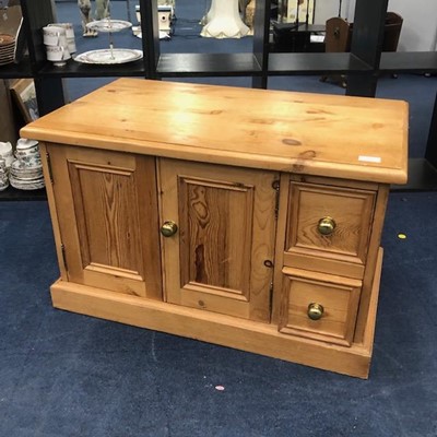 Lot 356 - A MODERN PINE TELEVISION STAND