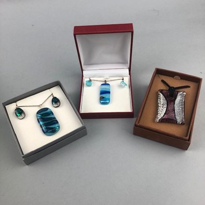 Lot 77 - A LOT OF DICHROIC MIXED PENDANTS AND EARRINGS