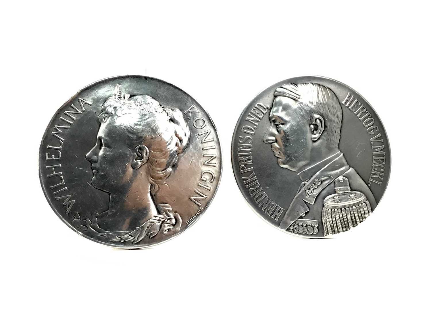 Lot 1323 - A PAIR OF MEDALS DEPICTING QUEEN WILHELMINA AND PRINCE HENDRIK OF THE NETHERLANDS