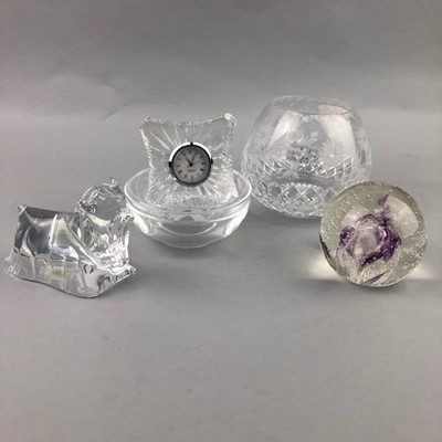 Lot 397 - AN EDINBURGH CRYSTAL CLOCK, PAPERWEIGHTS AND OTHER GALSS ITEMS