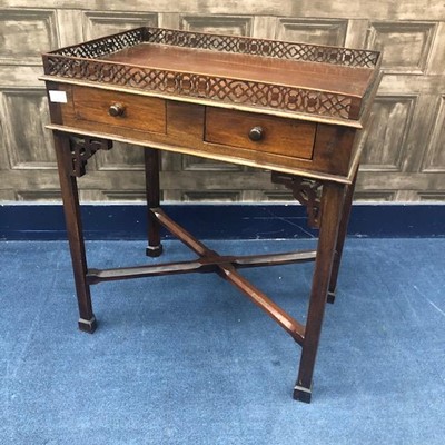 Lot 405 - A 20TH CENTURY CHINESE HARDWOOD SIDE TABLE