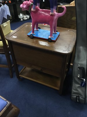 Lot 425 - A MAHOGANY SERVING TROLLEY