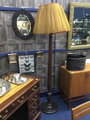 Lot 419 - A MAHOGANY BEDPOST FLOOR LAMP