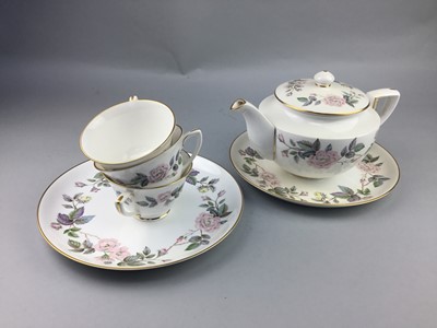 Lot 431 - A ROYAL WORCESTER 'GARLAND' PART TEA SERVICE