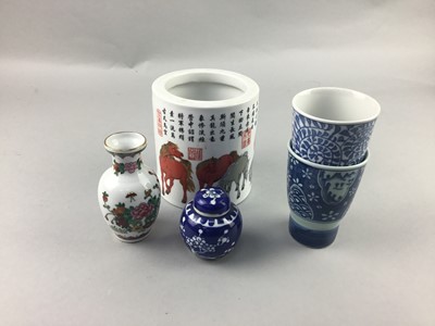 Lot 440 - A 20TH CENTURY CHINESE CERAMIC BRUSH POT AND OTHER CERAMICS