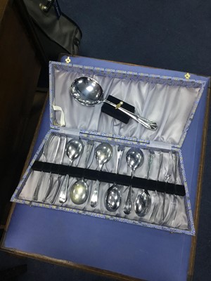 Lot 443 - A LOT OF SILVER PLATED CASED AND LOOSE CUTLERY