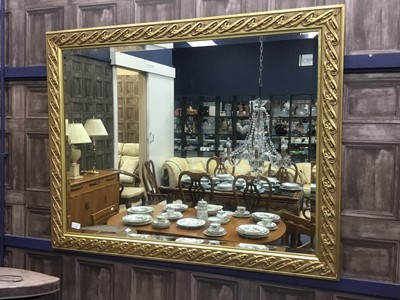 Lot 484 - A GILT FRAMED BEVELLED WALL MIRROR