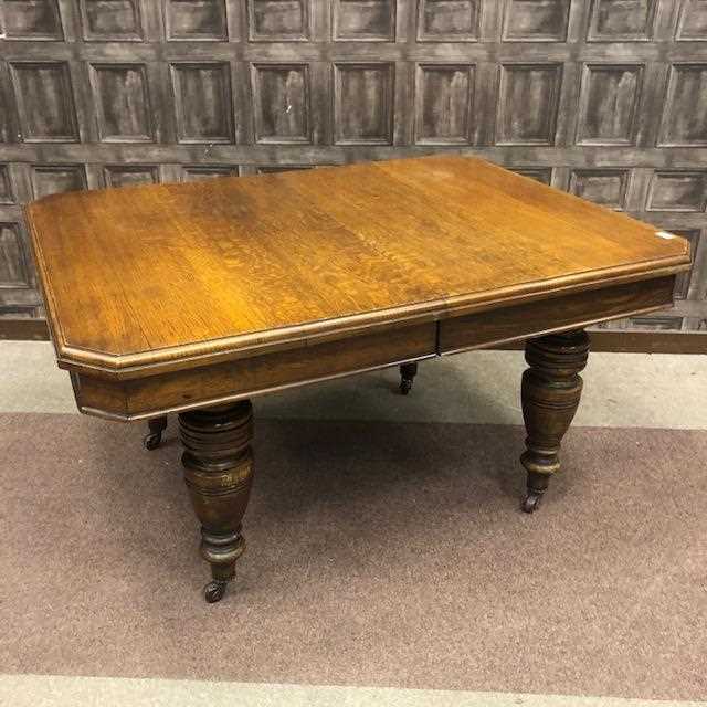 Lot 1360 - A VICTORIAN EXTENDING DINING TABLE