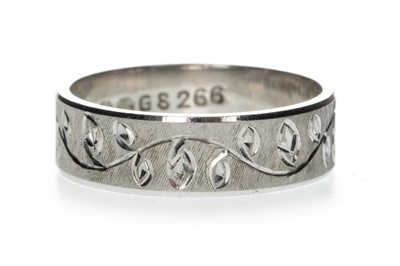 Lot 845 - A WHITE GOLD WEDDING RING