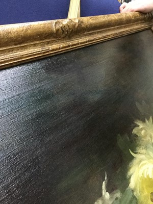 Lot 132 - FLORAL STILL LIFE, AN OIL BY LOUISE ELLEN PERMAN