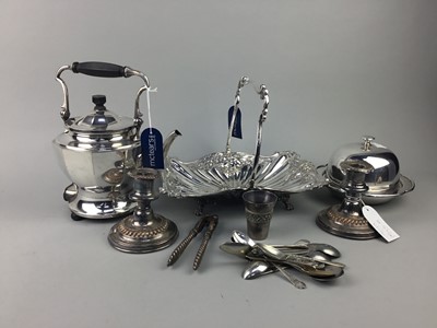 Lot 163 - A LOT OF SILVER PLATED ITEMS INCLUDING CANDLESTICKS AND CUTLERY