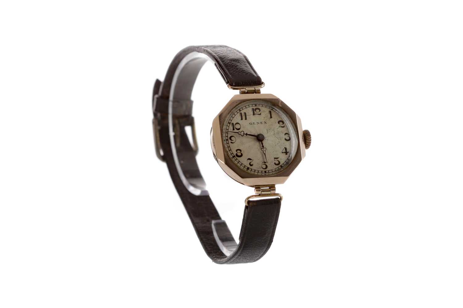 Lot 912 - A LADY'S GENEX NINE CARAT GOLD MANUAL WIND