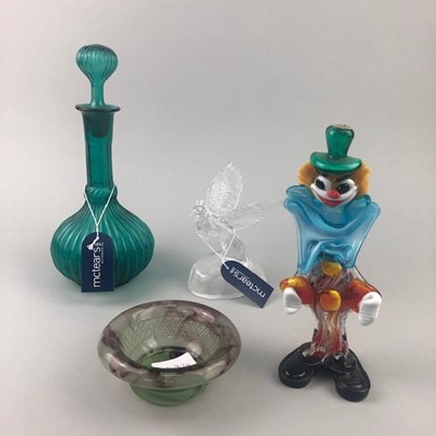 Lot 264 - A MURANO GLASS CLOWN AND OTHER GLASS ITEMS