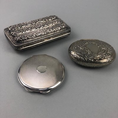 Lot 271 - A SILVER COMPACT, A CIGAR CASE AND A SNUFF BOX