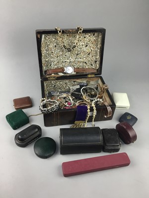 Lot 172 - A COLLECTION OF JEWELLERY BOXES AND COSTUME JEWELLERY