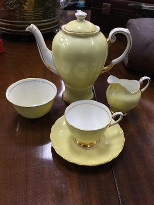 Lot 334 - A TUSCAN YELLOW AND GILT PART TEA SERVICE AND OTHER TEA WARE