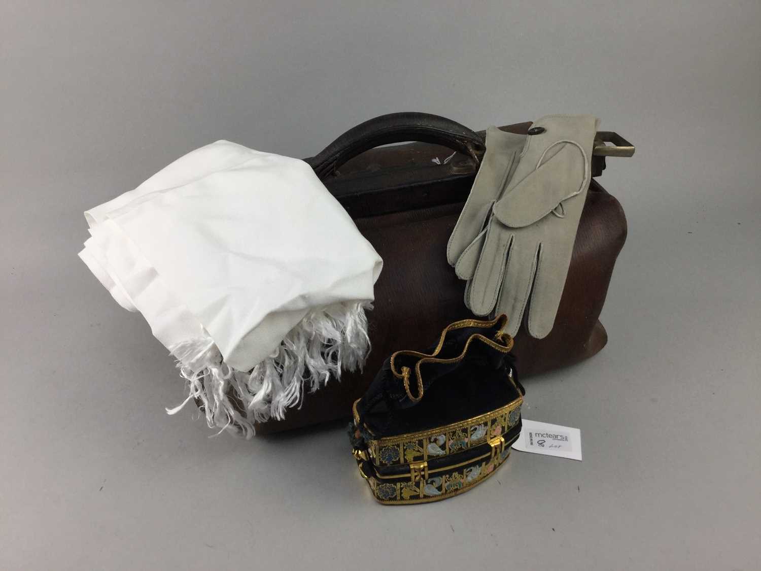 Lot 8 - AN EARLY 20TH CENTURY LEATHER GLADSTONE BAG, ANOTHER BAG, GLOVES AND A SCARF