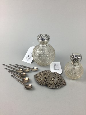 Lot 127 - A LOT OF TWO EDWARDIAN SILVER LIDDED SCENT BOTTLES AND OTHER ITEMS