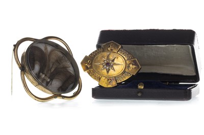 Lot 940 - TWO VICTORIAN MOURNING BROOCHES