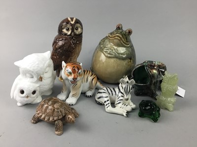 Lot 372 - A WADE FIGURE OF A TURTLE AND OTHER CERAMIC FIGURES OF ANIMALS