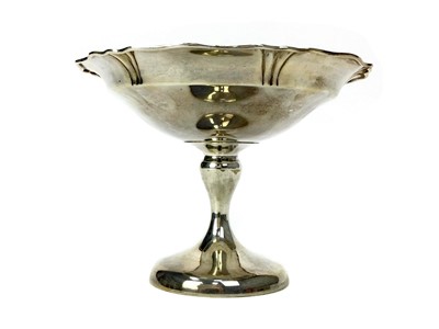 Lot 465 - A SILVER SHAPED CIRCULAR STEMMED COMPORT