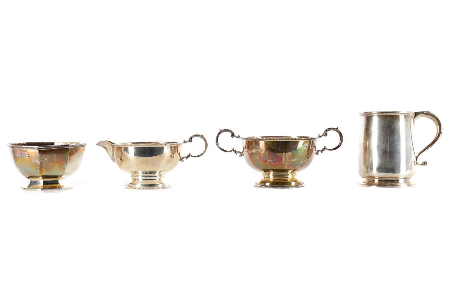 Lot 472 - A GEORGE V SILVER CUP ALONG WITH OTHER SILVER