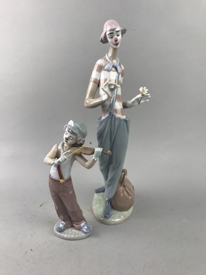 Lot 474 - A LLADRO FIGURE OF 'CLOWN IN LOVE' AND ANOTHER OF 'BOHEMIAN MELODIES'