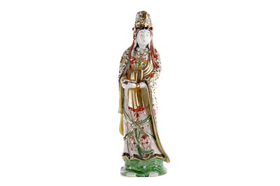 Lot 810 - AN EARLY 20TH CENTURY CHINESE FIGURE OF GUANYIN