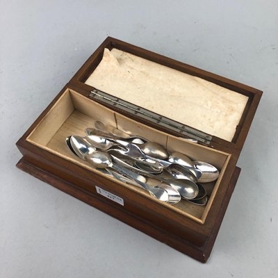 Lot 427 - A LOT OF SILVER AND OTHER TEASPOONS IN A MAHOGANY BOX WITH HINGED LID