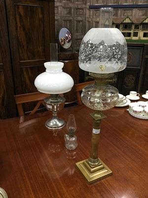 Lot 450 - A LOT OF TWO OIL LAMPS AND A CHAMBER LAMP