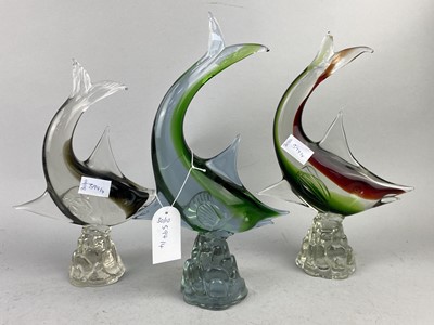 Lot 594 - A LOT OF THREE MURANO GLASS FIGURES OF FISH AND ANOTHER