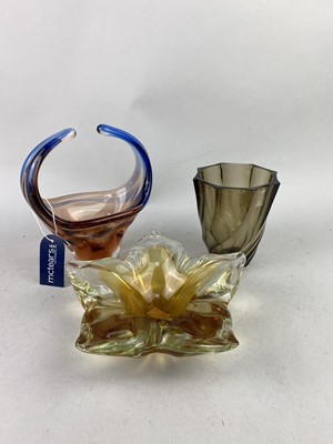 Lot 595 - A LOT OF COLOURED GLASS VASES AND BOWLS