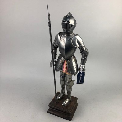 Lot 533 - A REPRODUCTION SUIT OF ARMOUR